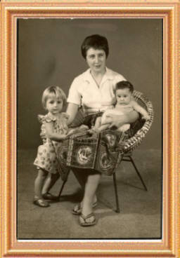 Minnie with Helen and Jane circa 1961 in Johore Bahru